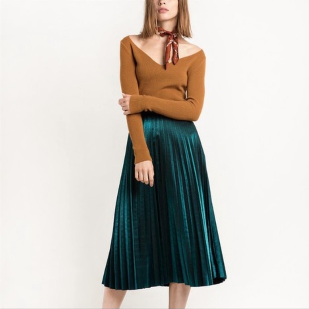 ANN TAYLOR FACTORY • EMERALD GREEN PLEATED SKIRT
